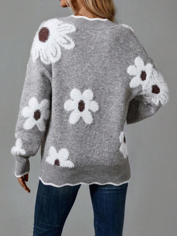 Trie | Women's Floral Applique V-Neck Sweater