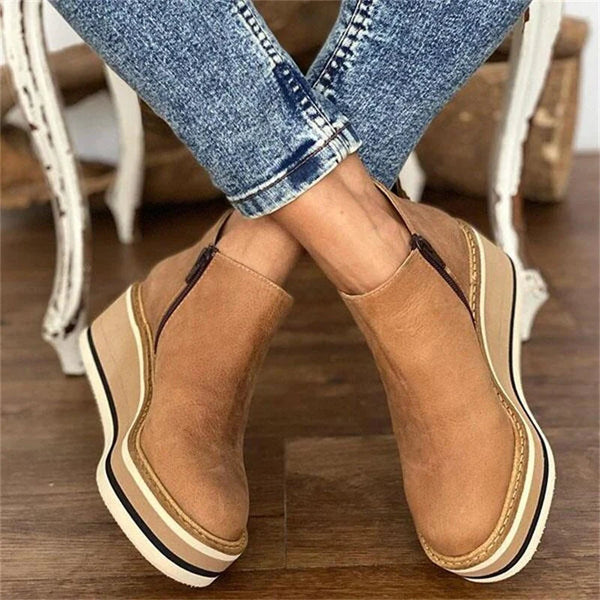 Women's Slip-On Chelsea Boots Platform Design