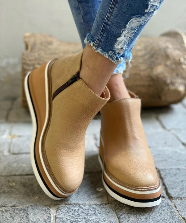 Women's Slip-On Chelsea Boots Platform Design