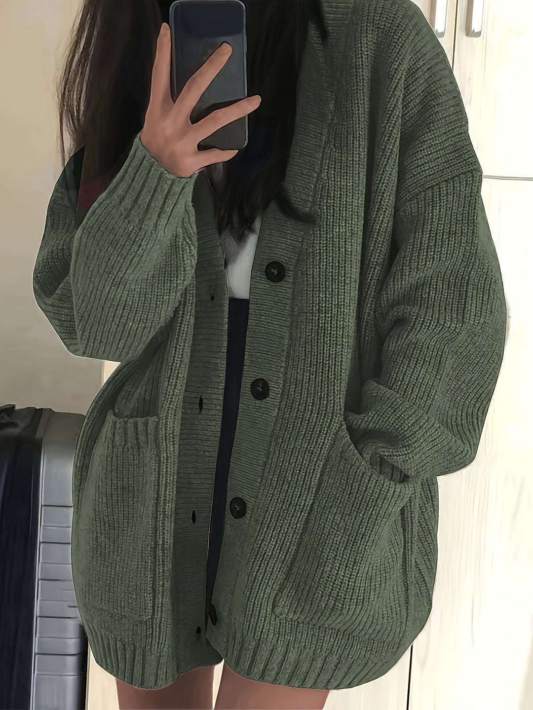 Women's Oversized Button-Front Cardigan V-Neck Long Sleeve Knit Pocket Sweater