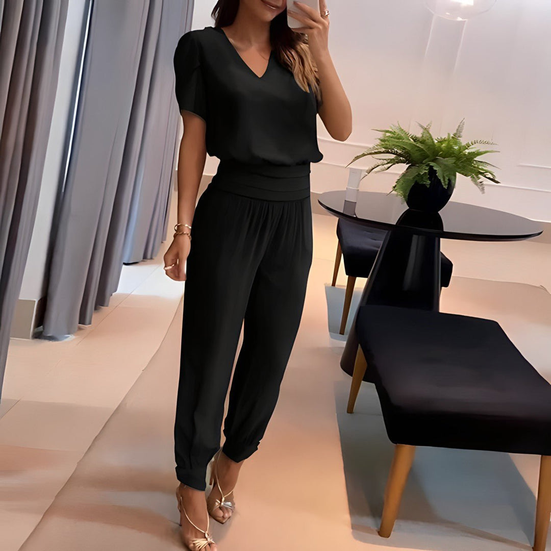 Alexandra | Pant Set with V-Neck and Short Sleeves for Women