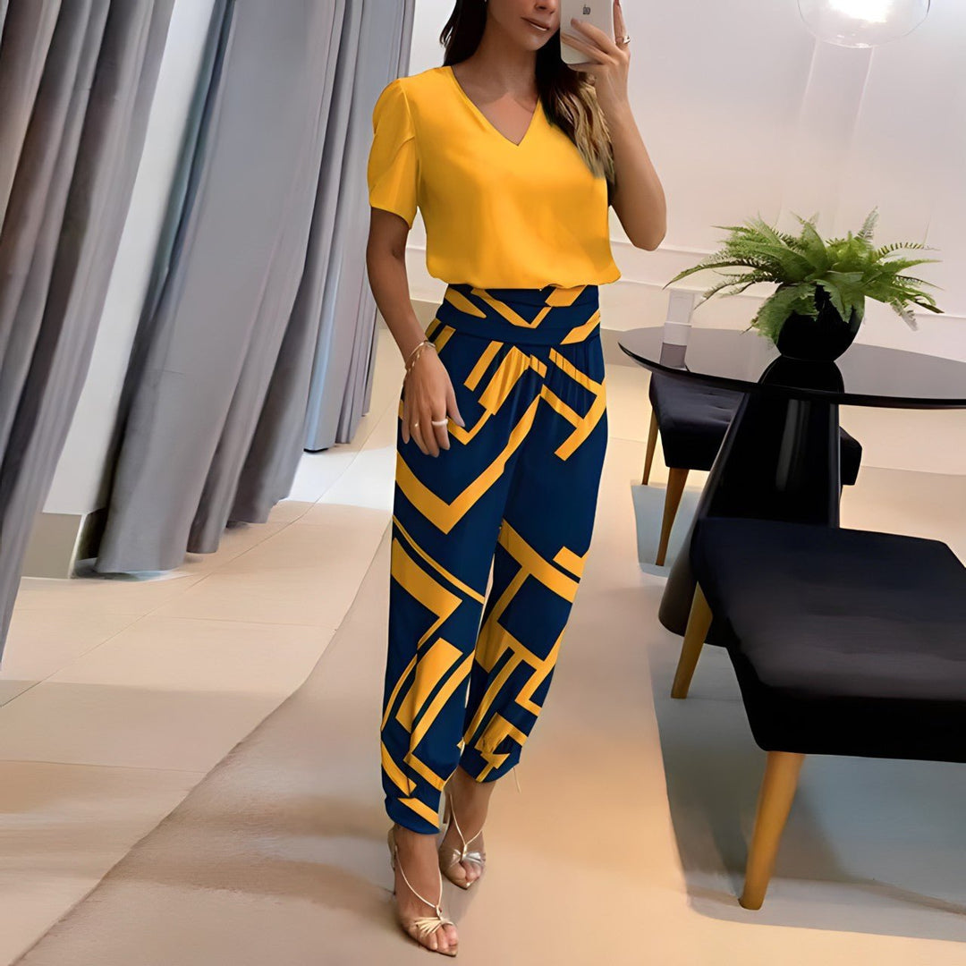 Alexandra | Pant Set with V-Neck and Short Sleeves for Women