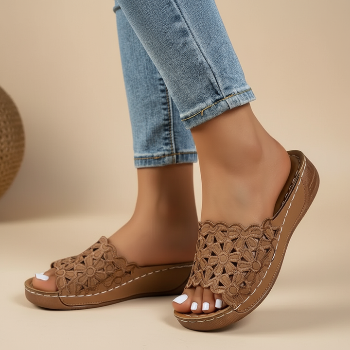 Delilah – Classic Support Slide Sandals