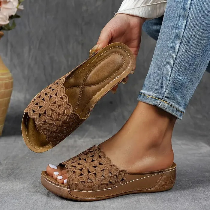 Delilah – Classic Support Slide Sandals
