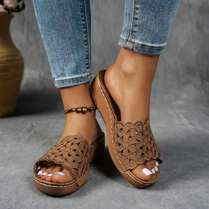 Delilah – Classic Support Slide Sandals