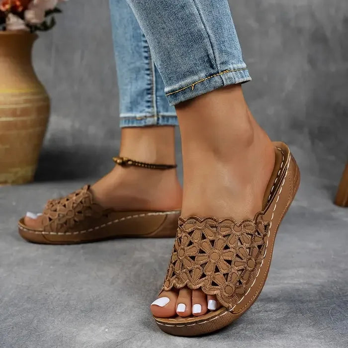 Delilah – Classic Support Slide Sandals