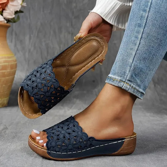 Delilah – Classic Support Slide Sandals