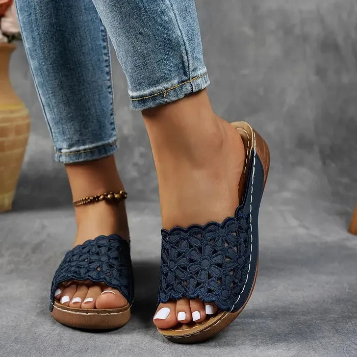 Delilah – Classic Support Slide Sandals
