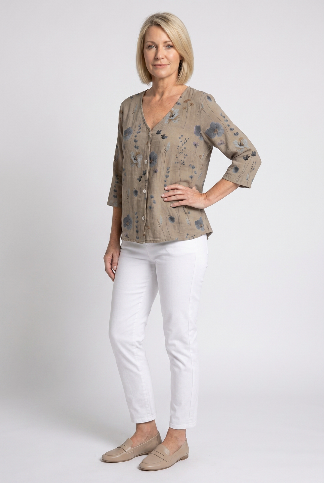 Tira | Blouse with V-Neck and Three-Quarter Sleeves for Women